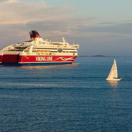 Viking Line Ferry Viking Xprs - Night Cruise From Helsinki 호텔 외부 사진